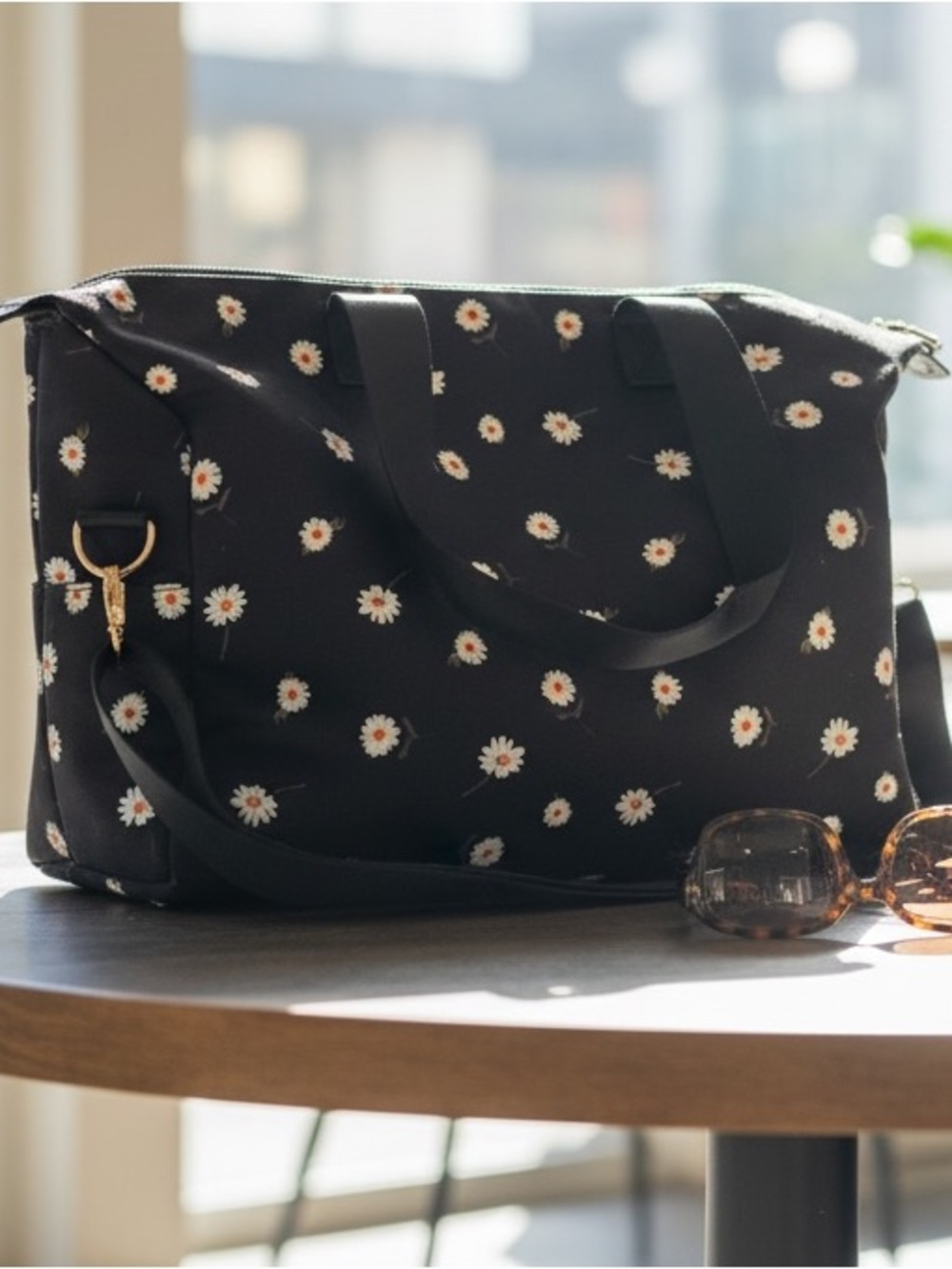 - Alice + Olivia AO X FABFITFUN DUFFEL BAG